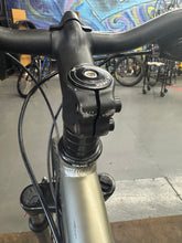 Load image into Gallery viewer, Specialized Crosstrail Hybrid 26”