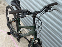Load image into Gallery viewer, Specialized Expedition 15” Frame Small / 26” Wheel