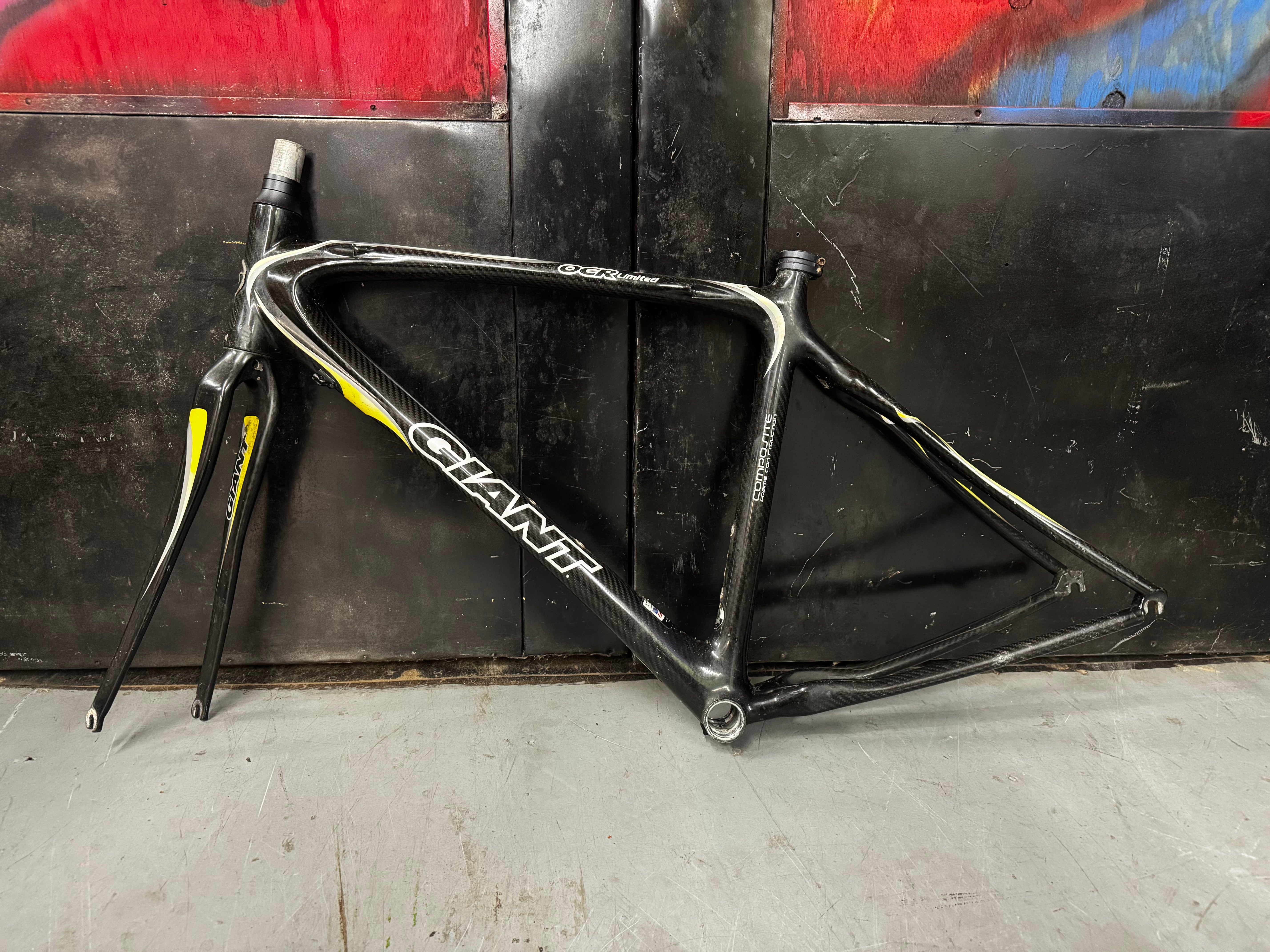 Giant OCR limited carbon 47cm road frame – The Pedal Factory