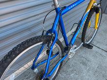 Load image into Gallery viewer, Schwinn MESA MTB 26” Wheel XL Frame
