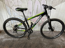 Load image into Gallery viewer, Trek Marlin 6 27.5 MTB 15” small
