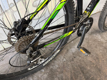 Load image into Gallery viewer, Trek Marlin 6 27.5 MTB 15” small