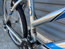 Load image into Gallery viewer, TREK Alpha 4100 Silver 26” Hybrid 17.5” Medium