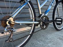 Load image into Gallery viewer, TREK Alpha 4100 Silver 26” Hybrid 17.5” Medium