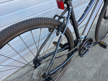 Load image into Gallery viewer, Cannondale Adventure 700c Size “Tall” hybrid cruiser