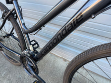 Load image into Gallery viewer, Cannondale Adventure 700c Size “Tall” hybrid cruiser